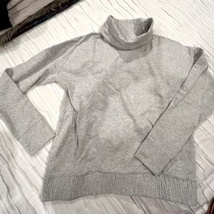 WOMENS LULULEMON SIZE 10 - IN PERFECT CONDITION